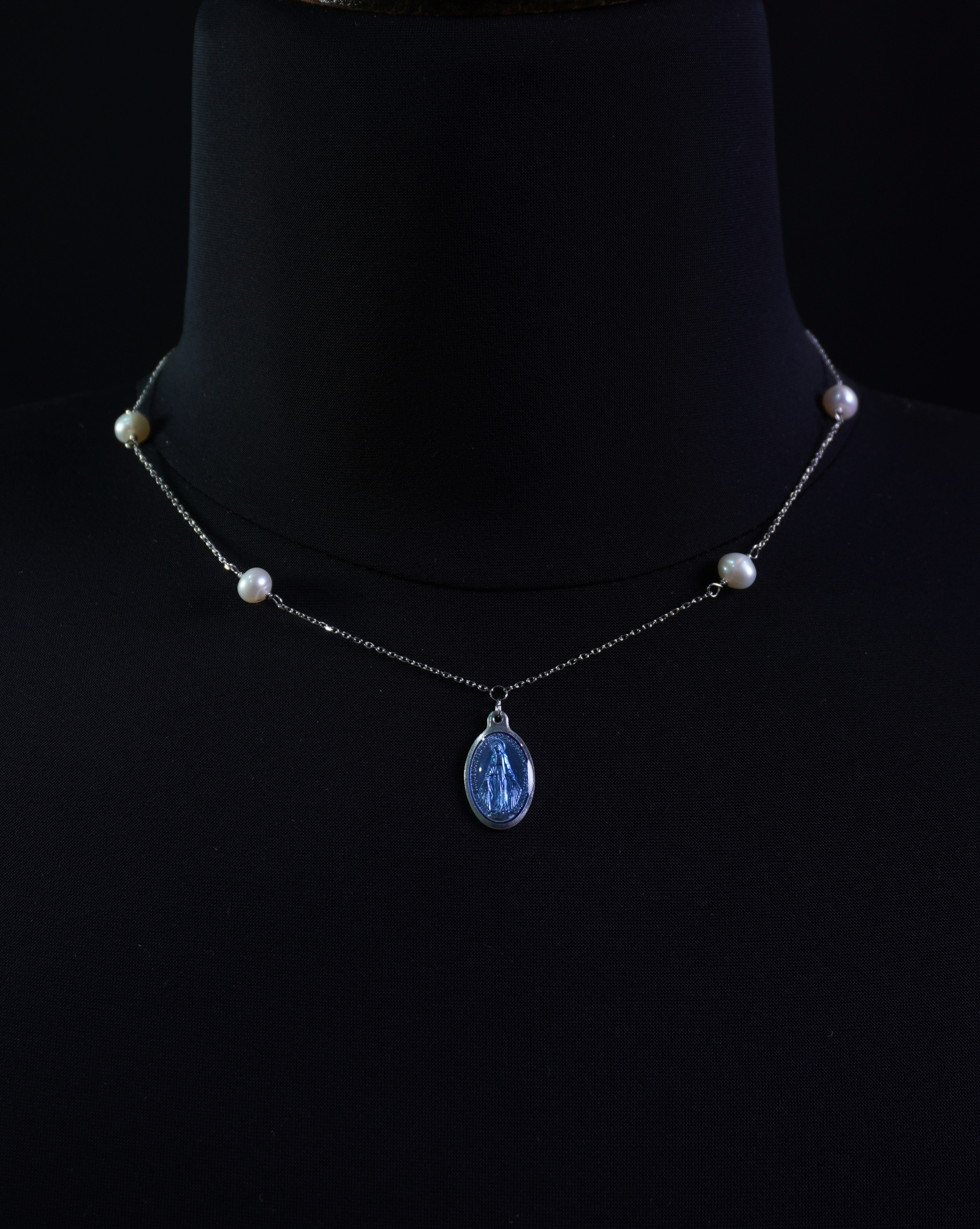 Miraculous Mary with Pearls